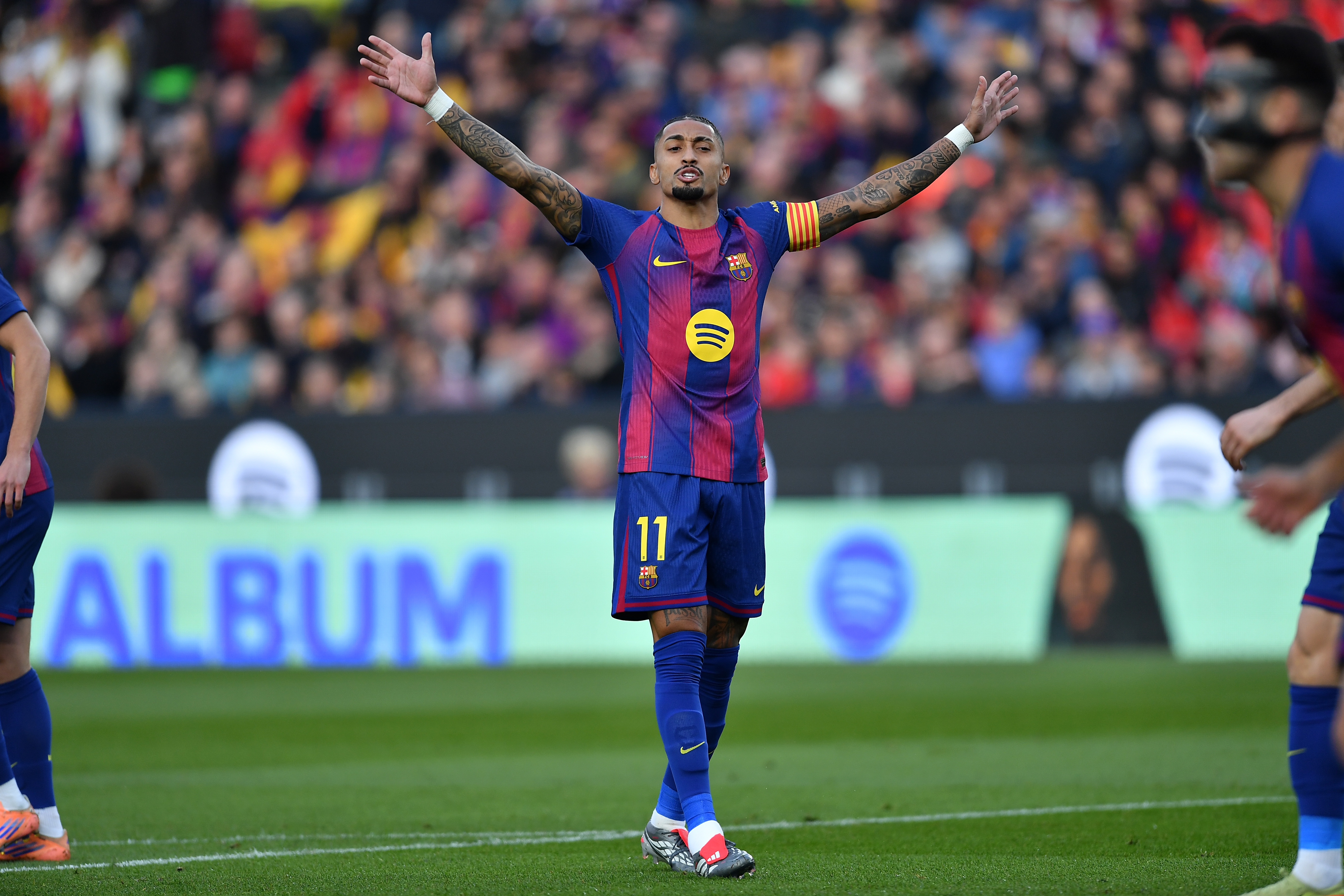 何时复出？六台记者：拉菲尼亚、佩德里今日仍缺席巴萨训练